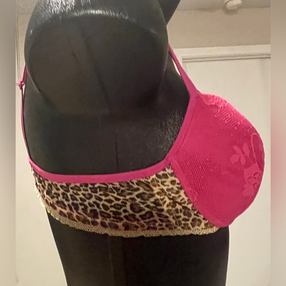 3 Victoria’s Secret/Pink Bra’s, Size 34 C - Picture 10 of 16